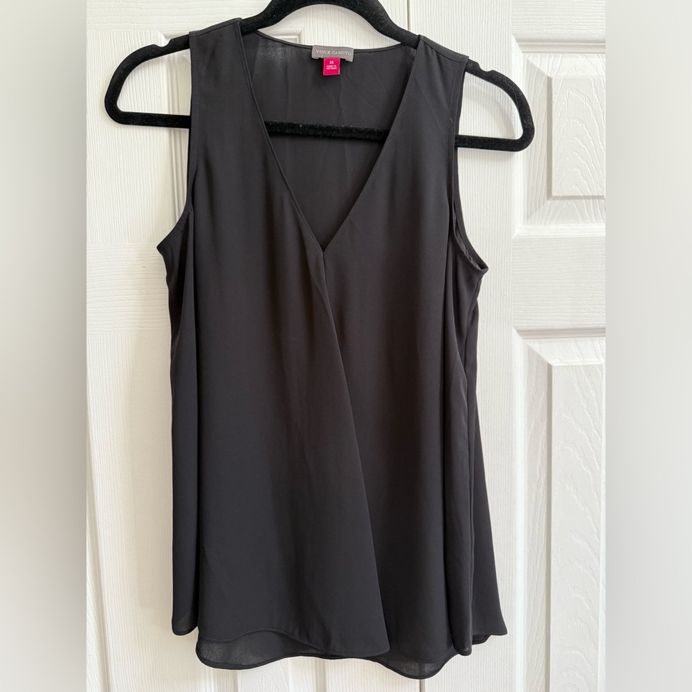 Vince Camuto Black V-Neck Sleeveless Blouse